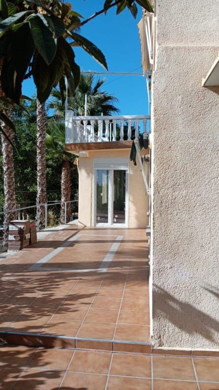 6 soveværelse Finca/Landehus til salg i Alfaz del Pi / L'Alfas del Pi med swimmingpool garage - € 595.000 (Ref: 9256307)