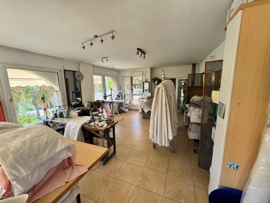 6 soveværelse Finca/Landehus til salg i Alfaz del Pi / L'Alfas del Pi med swimmingpool garage - € 595.000 (Ref: 9256307)