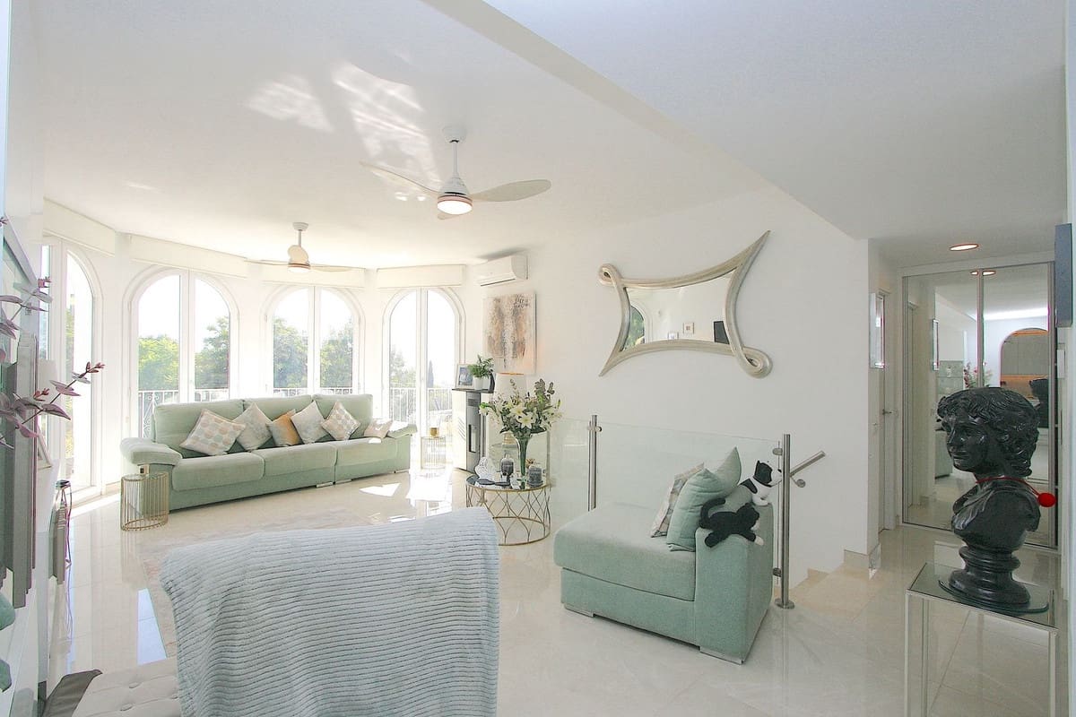 3 bedroom Villa for sale in Mijas with pool - € 795,000 (Ref: 9271831)