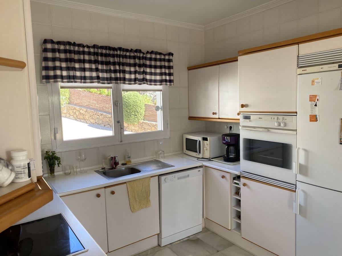 Chalet de 4 habitaciones en Mijas en venta con piscina - 1.300.000 € (Ref: 9272218)