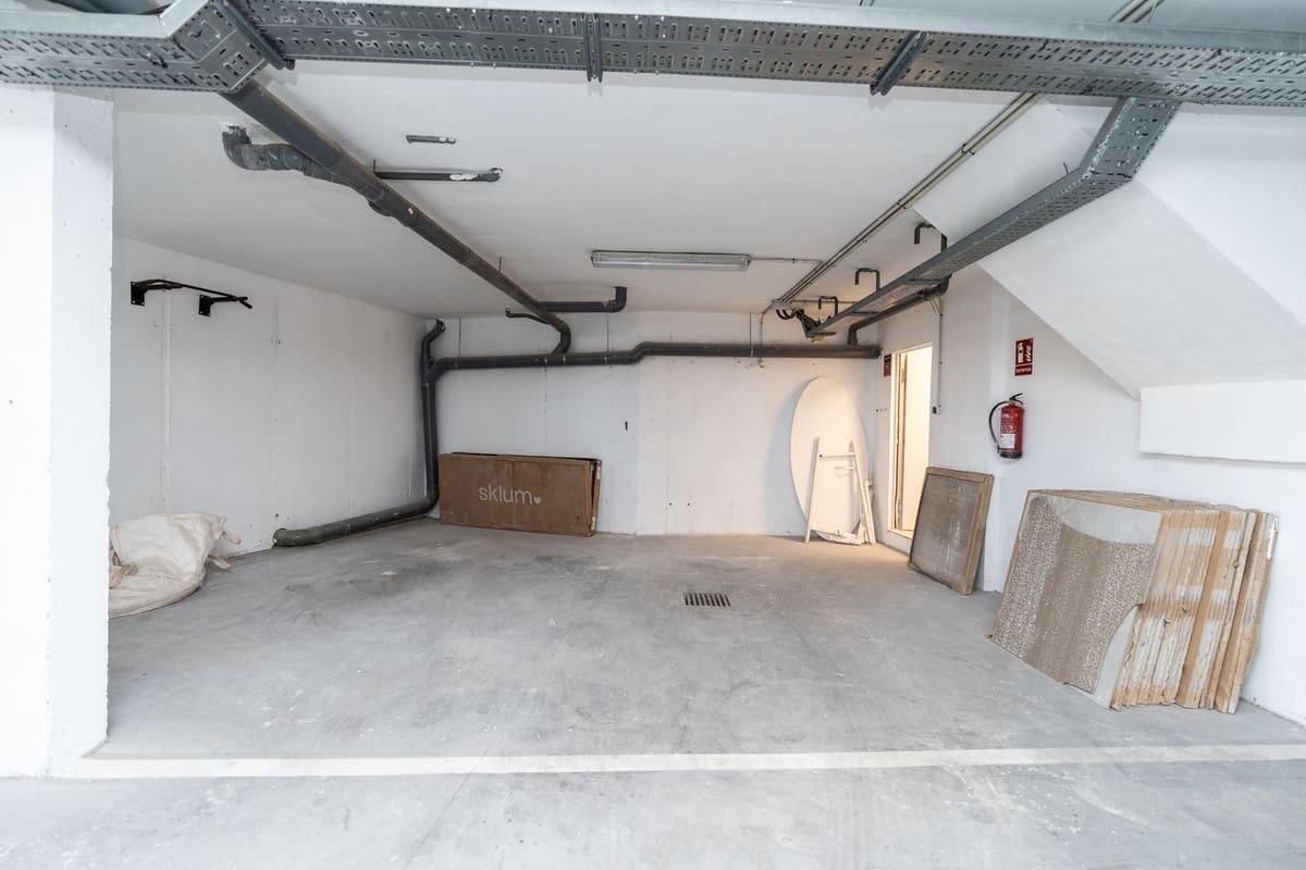 4 makuuhuone Omakotitalo myytävänä paikassa Estepona mukana uima-altaan - 1 295 000 € (Ref: 9275362)