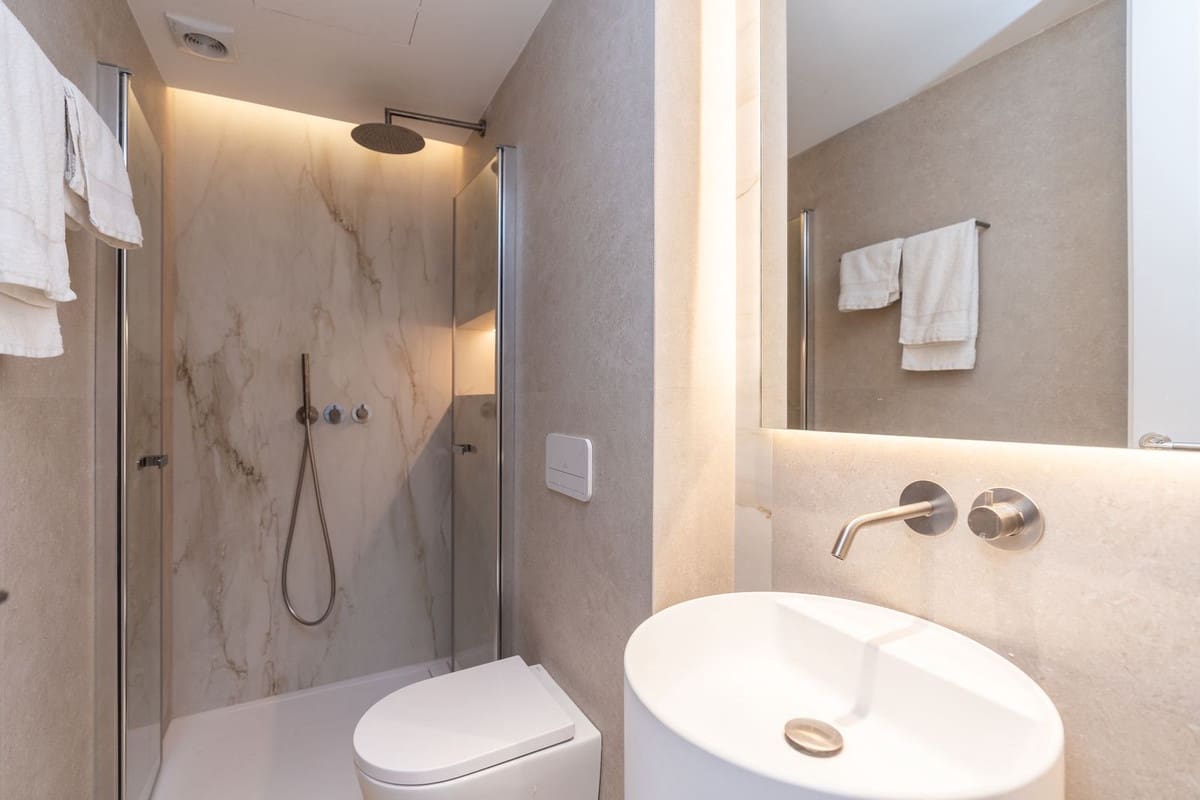 4 makuuhuone Omakotitalo myytävänä paikassa Estepona mukana uima-altaan - 1 295 000 € (Ref: 9275362)