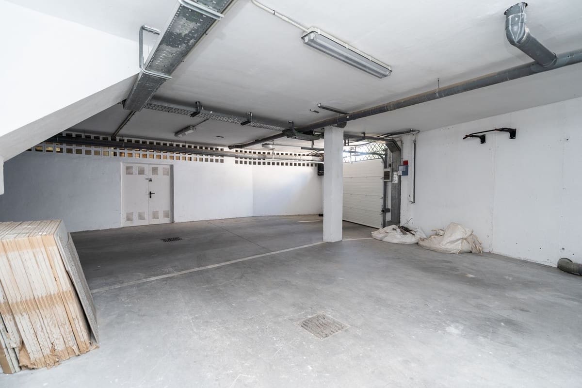 4 makuuhuone Omakotitalo myytävänä paikassa Estepona mukana uima-altaan - 1 295 000 € (Ref: 9275362)