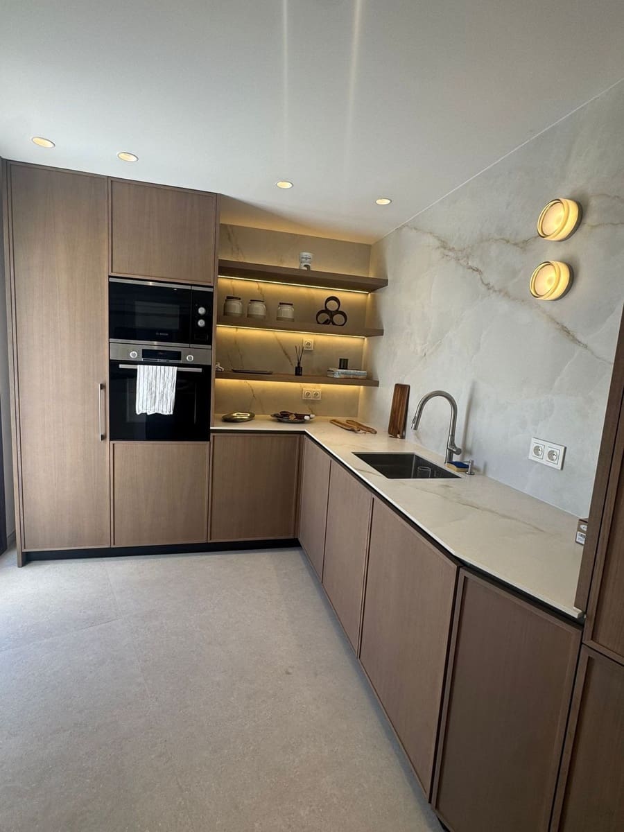 4 makuuhuone Omakotitalo myytävänä paikassa Estepona mukana uima-altaan - 1 295 000 € (Ref: 9275362)