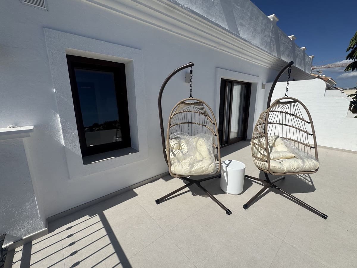 4 makuuhuone Omakotitalo myytävänä paikassa Estepona mukana uima-altaan - 1 295 000 € (Ref: 9275362)