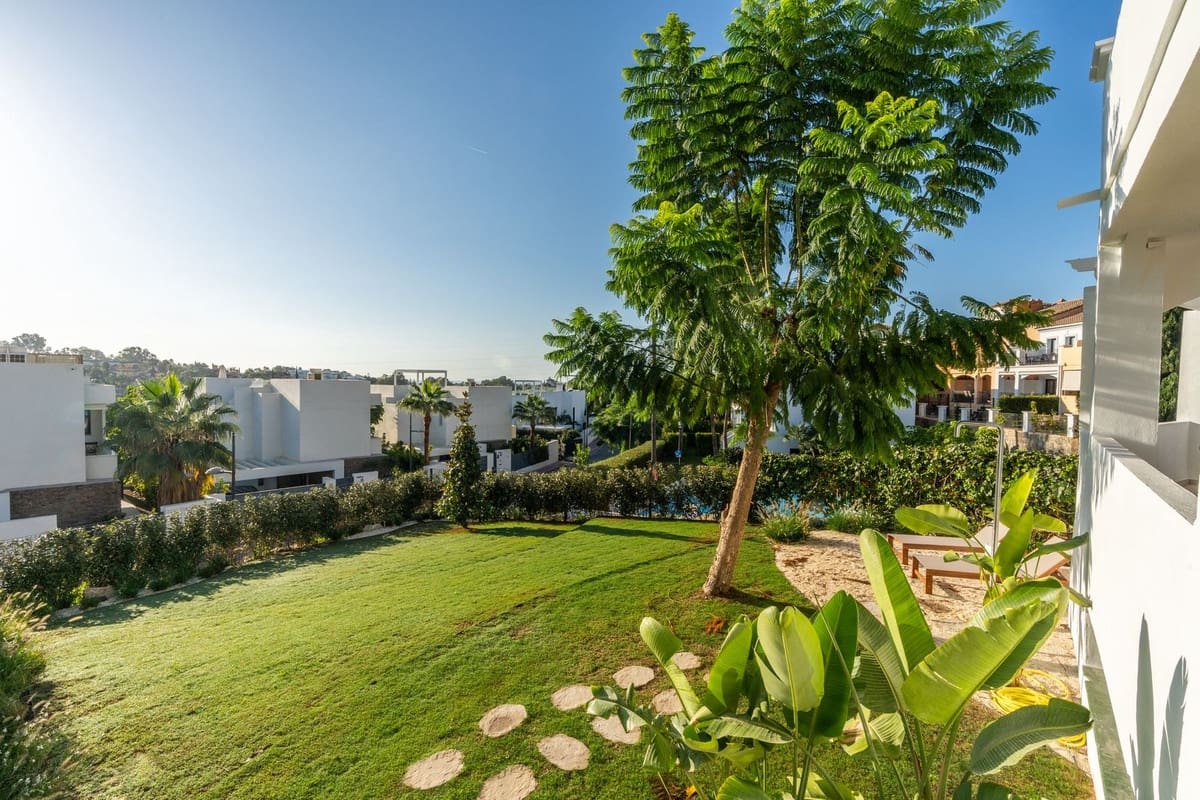 4 makuuhuone Omakotitalo myytävänä paikassa Estepona mukana uima-altaan - 1 295 000 € (Ref: 9275362)
