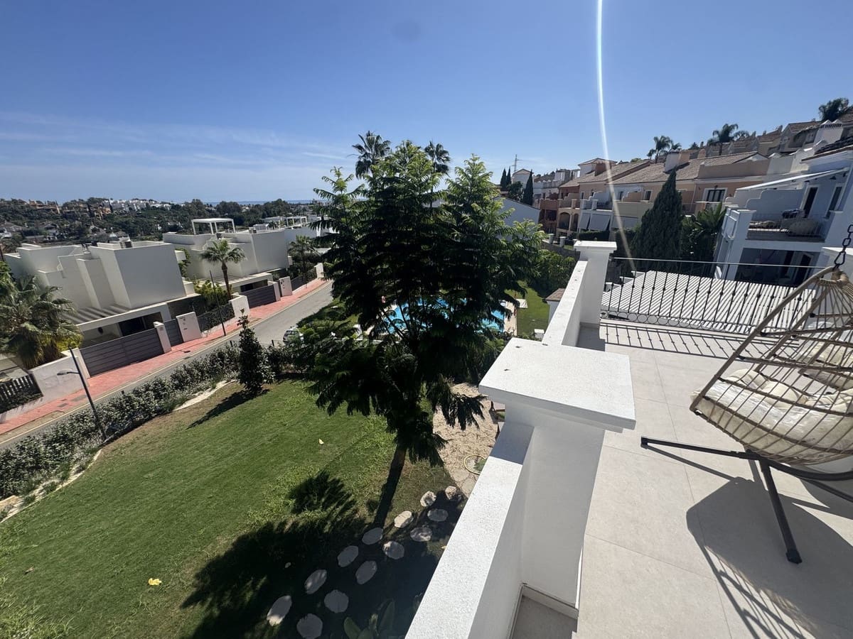 4 makuuhuone Omakotitalo myytävänä paikassa Estepona mukana uima-altaan - 1 295 000 € (Ref: 9275362)