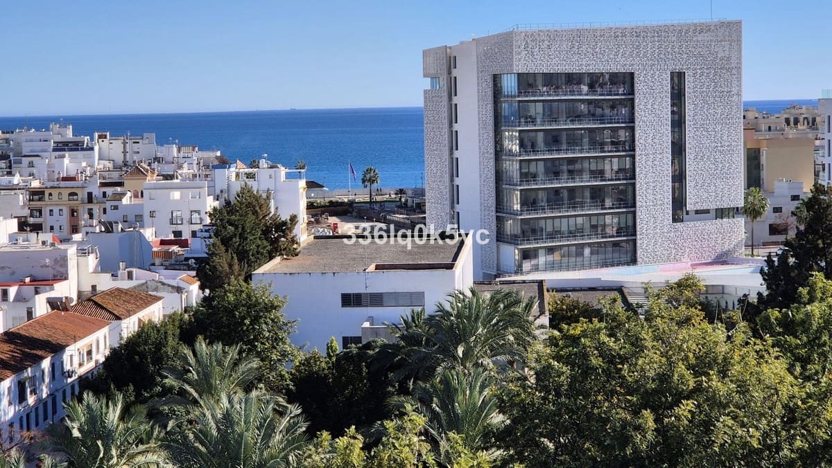 3 chambre Penthouse à vendre à Estepona avec piscine - 1 890 000 € (Ref: 9279666)