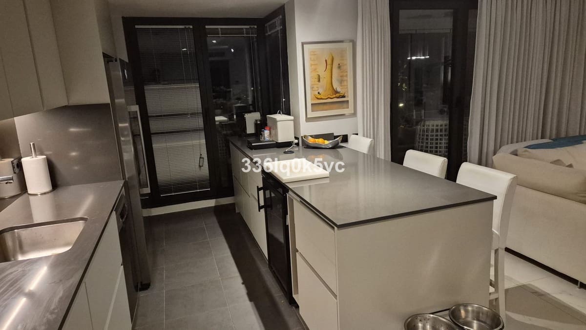 3 chambre Penthouse à vendre à Estepona avec piscine - 1 890 000 € (Ref: 9279666)