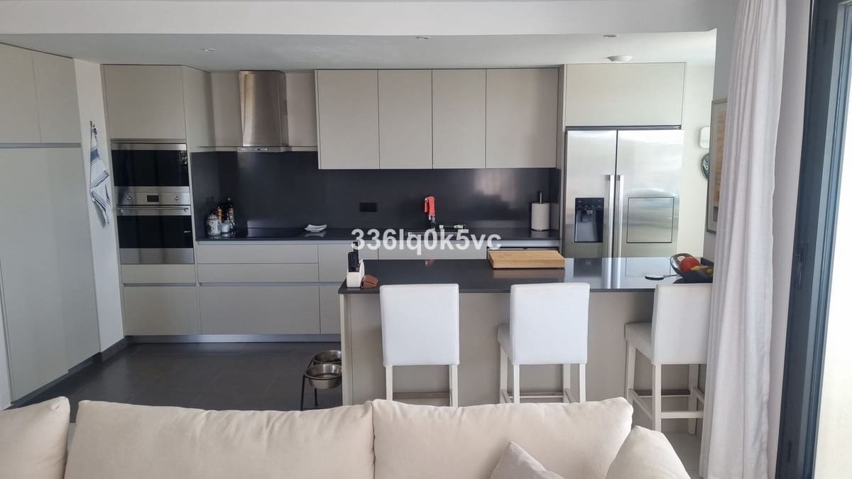 3 chambre Penthouse à vendre à Estepona avec piscine - 1 890 000 € (Ref: 9279666)