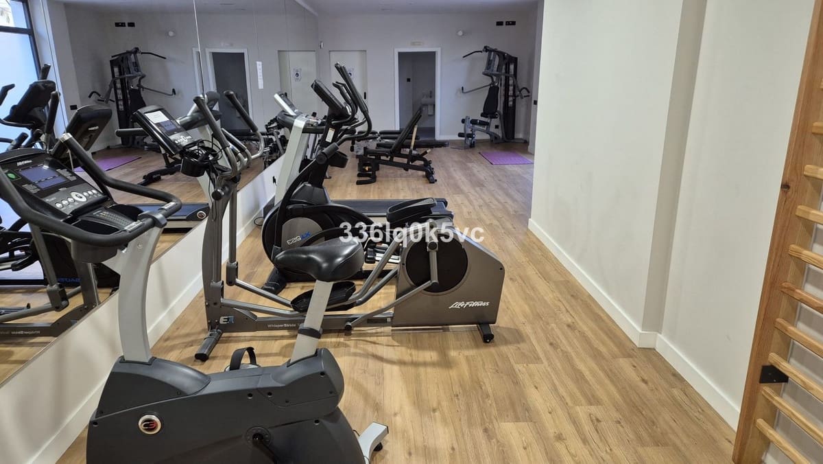 3 chambre Penthouse à vendre à Estepona avec piscine - 1 890 000 € (Ref: 9279666)