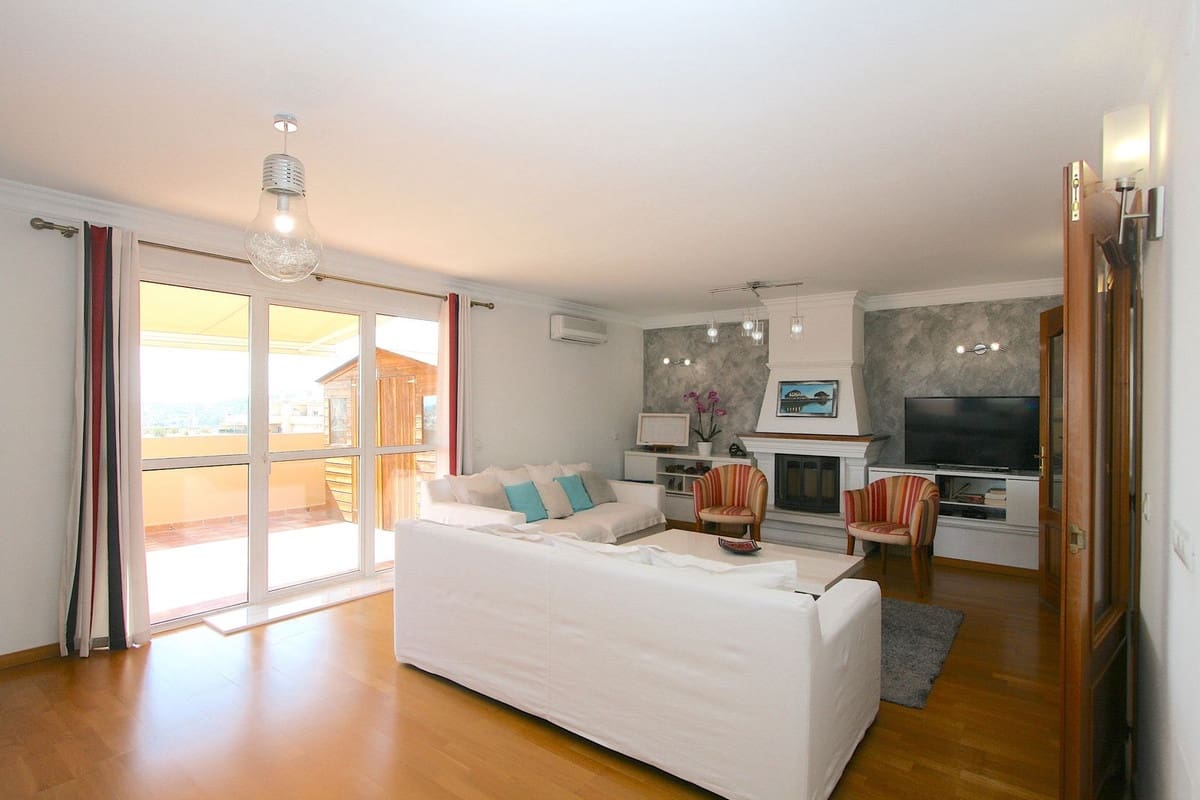 3 makuuhuone Kattohuoneisto myytävänä paikassa Mijas Costa mukana uima-altaan - 575 000 € (Ref: 9284902)