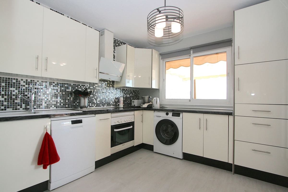 3 sovrum Takvåning till salu i Mijas Costa med pool - 575 000 € (Ref: 9284902)