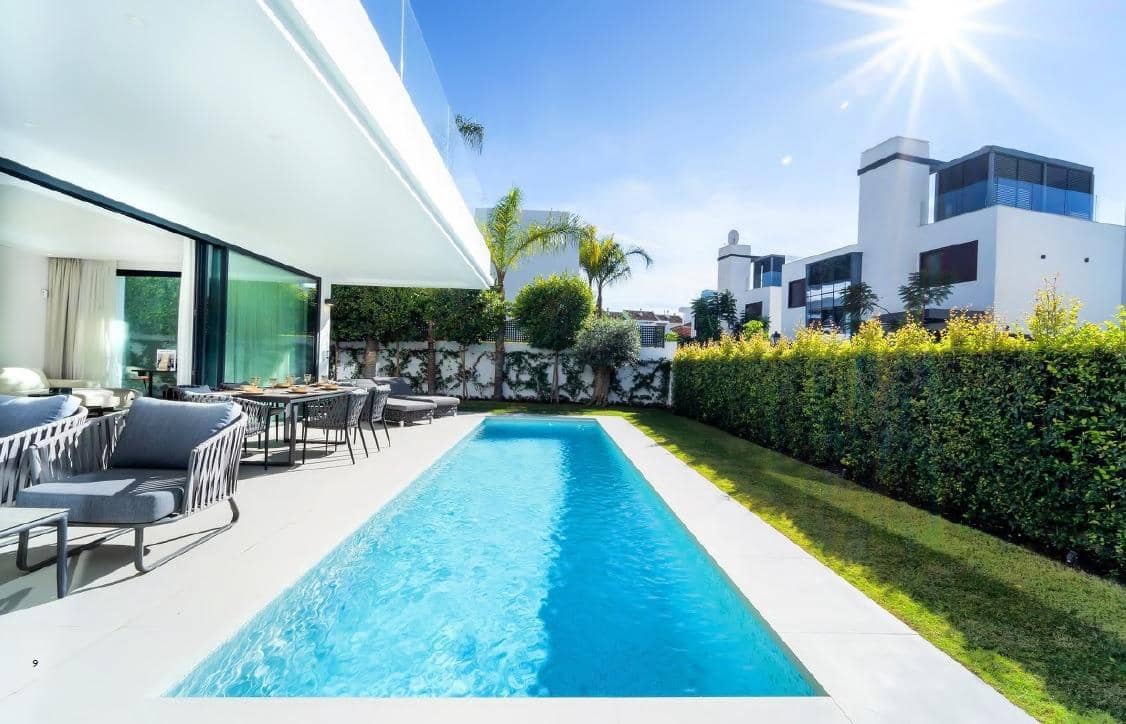 4 soveværelse Villa til salg i Golden Mile med swimmingpool garage - € 3.500.000 (Ref: 9290336)