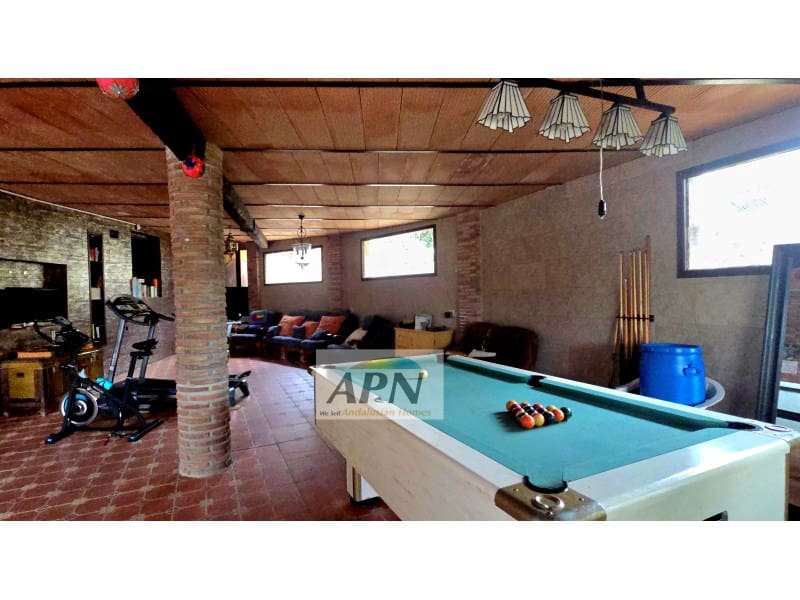 14 sypialnia Finka/Dom wiejski na sprzedaż w Pizarra z basenem - 740 000 € (Ref: 9300749)