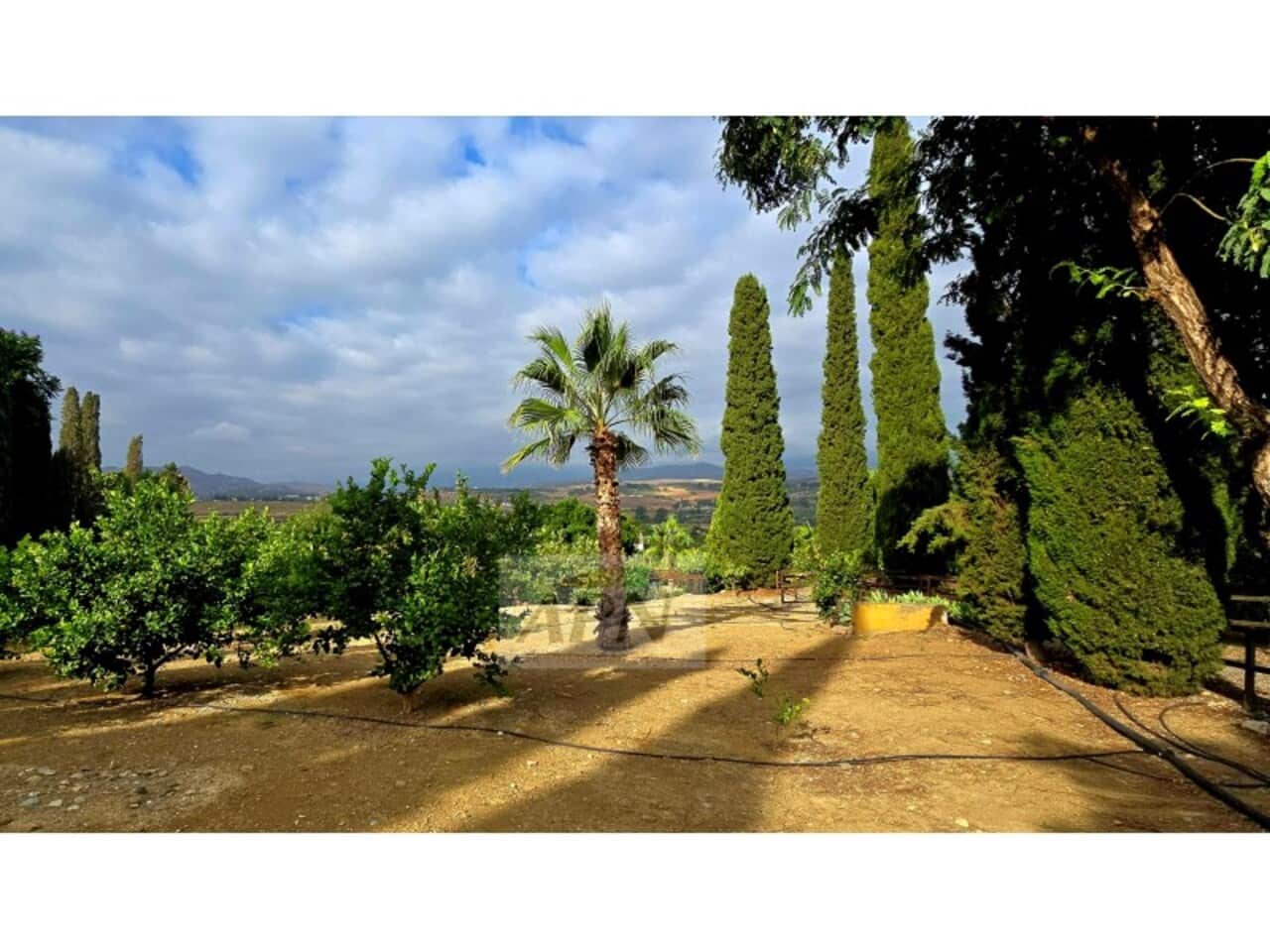 14 bedroom Finca/Country House for sale in Pizarra with pool - € 740,000 (Ref: 9300749)