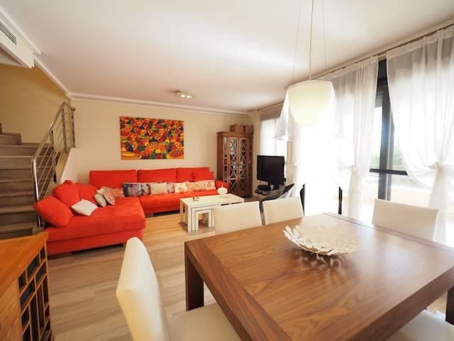 5 bedroom Townhouse for sale in Centro ciudad, Javea / Xàbia - € 900,000 (Ref: 9303354)