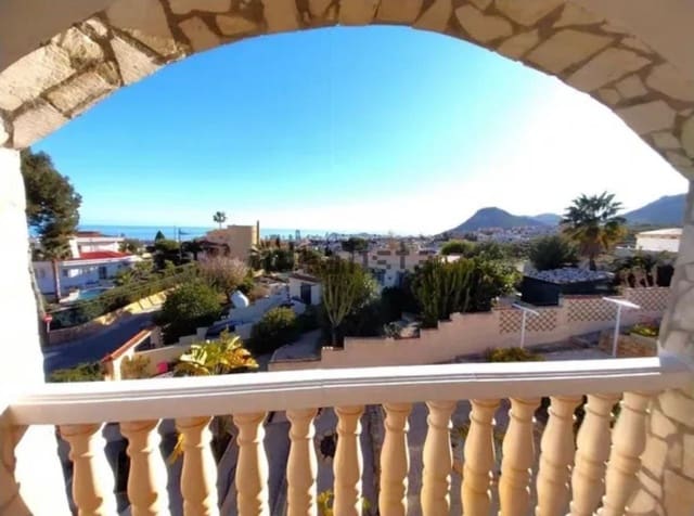 Chalet de 4 habitaciones en Coloma  , La Nucia en venta con piscina - 574.995 € (Ref: 9312644)