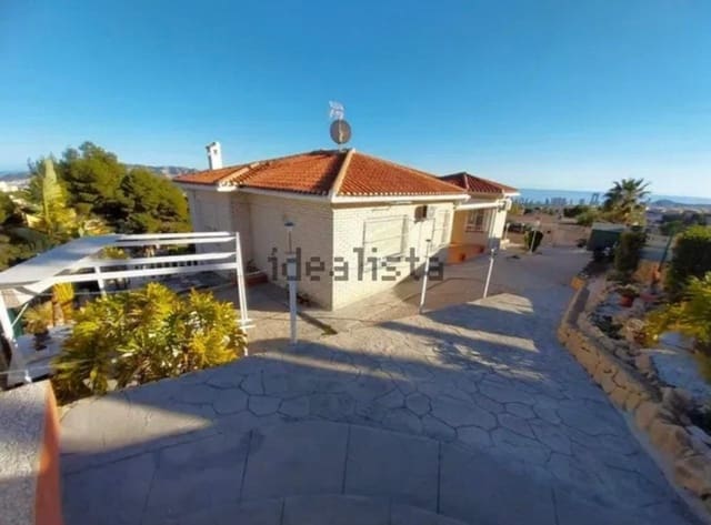 Chalet de 4 habitaciones en Coloma  , La Nucia en venta con piscina - 574.995 € (Ref: 9312644)