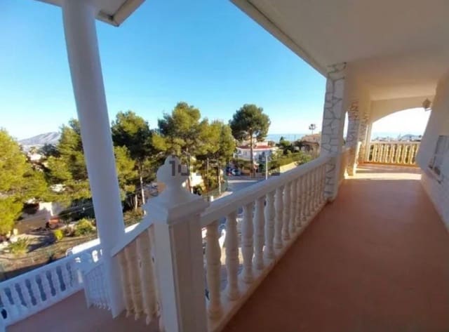 Chalet de 4 habitaciones en Coloma  , La Nucia en venta con piscina - 574.995 € (Ref: 9312644)
