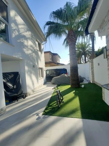 4 chambre Villa/Maison à vendre à La Zenia, Orihuela avec piscine - 1 300 000 € (Ref: 9314688)