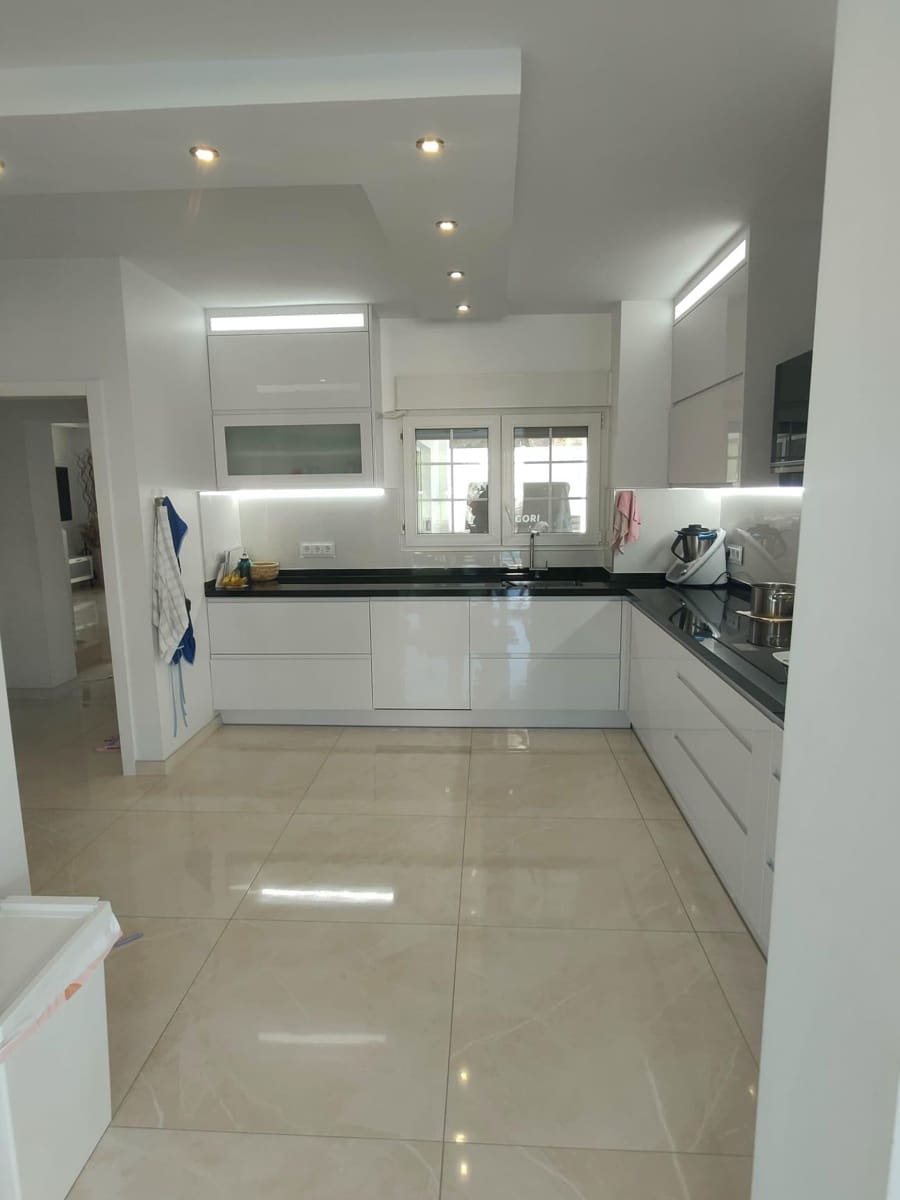 4 bedroom Villa for sale in Orihuela Costa with pool - € 1,300,000 (Ref: 9314688)