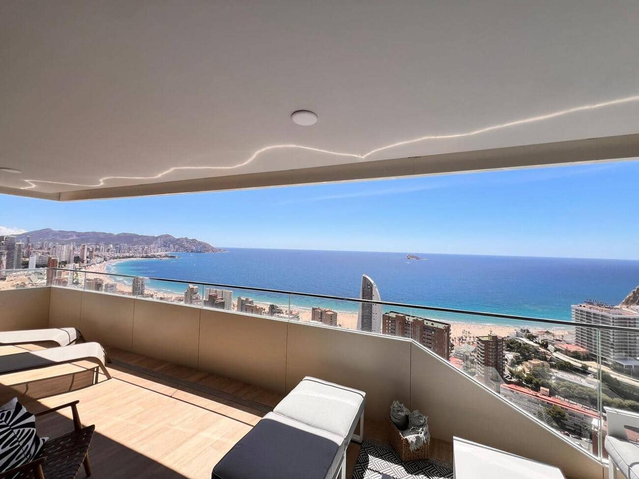 3 bedroom Apartment for sale in Benidorm - € 879,000 (Ref: 9314697)