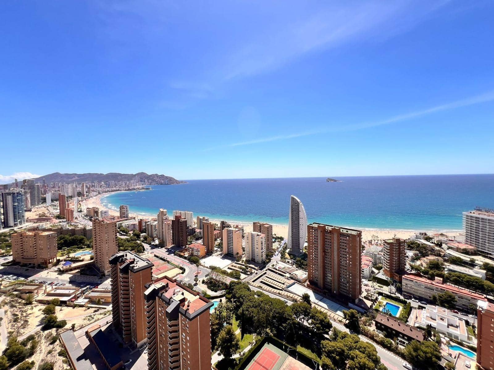 3 bedroom Apartment for sale in Benidorm with pool - € 879,000 (Ref: 9314698)