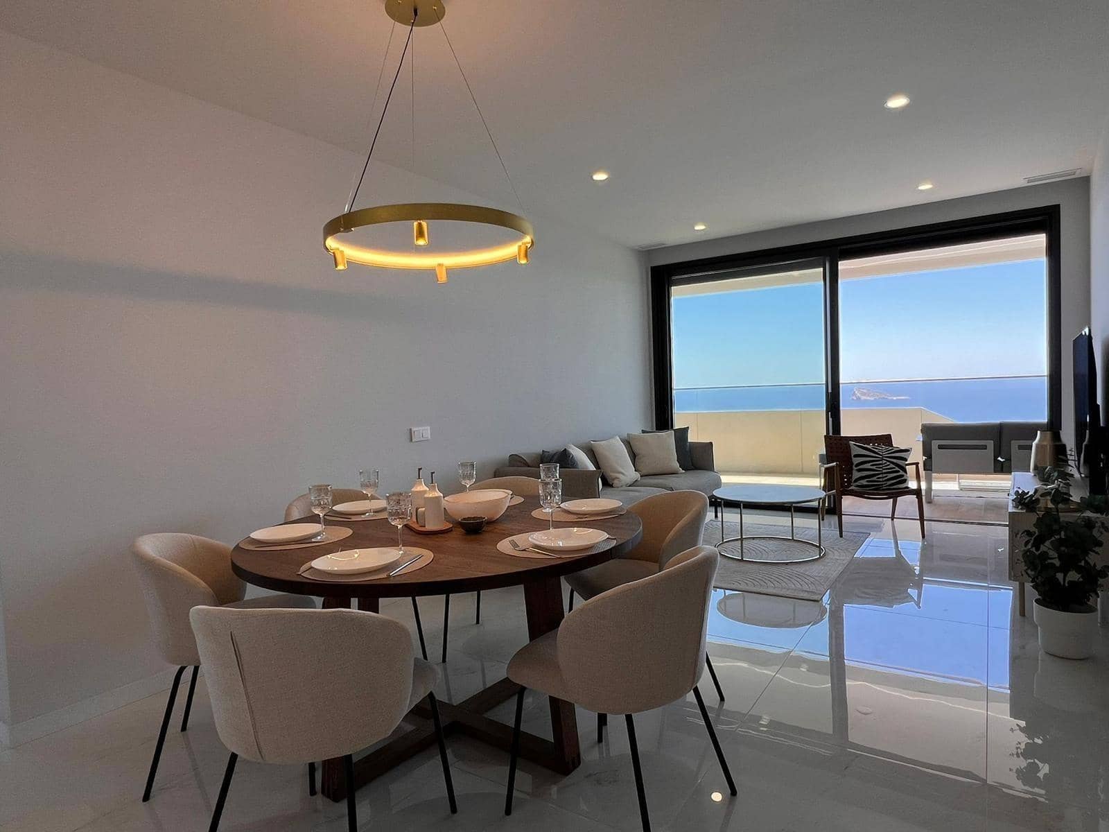 3 bedroom Apartment for sale in Benidorm with pool - € 879,000 (Ref: 9314698)