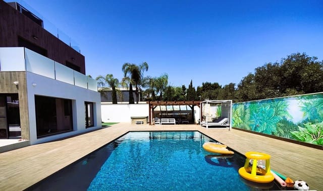 5 soveværelse Villa til salg i Cabo Roig, Orihuela med swimmingpool - € 1.559.900 (Ref: 9314699)
