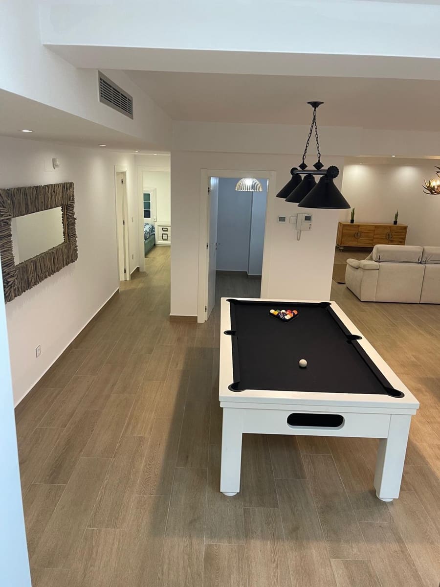 Chalet de 5 habitaciones en San Miguel de Salinas en venta con piscina - 995.000 € (Ref: 9314713)