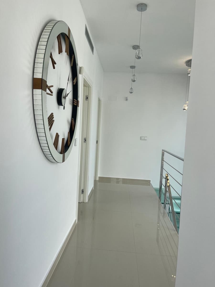 Chalet de 5 habitaciones en San Miguel de Salinas en venta con piscina - 995.000 € (Ref: 9314713)