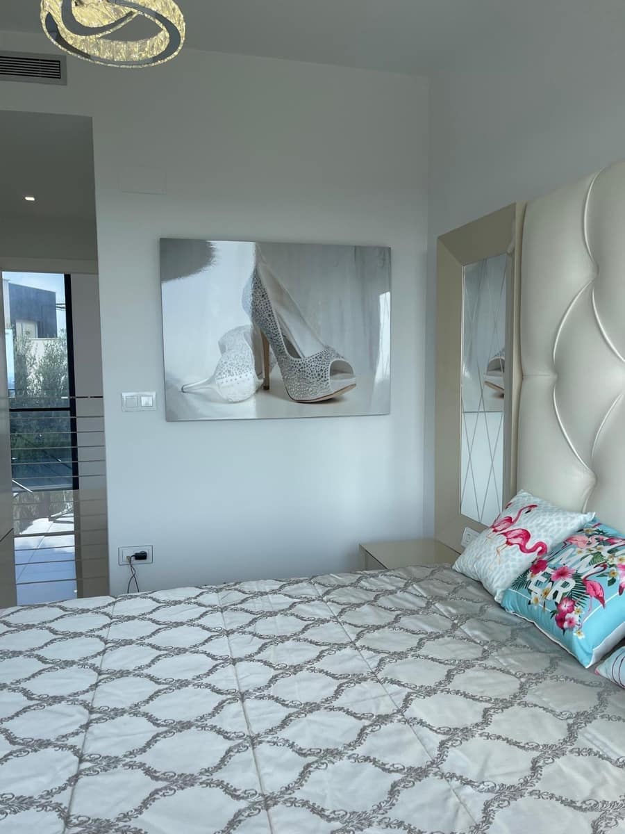 Chalet de 5 habitaciones en San Miguel de Salinas en venta con piscina - 995.000 € (Ref: 9314713)