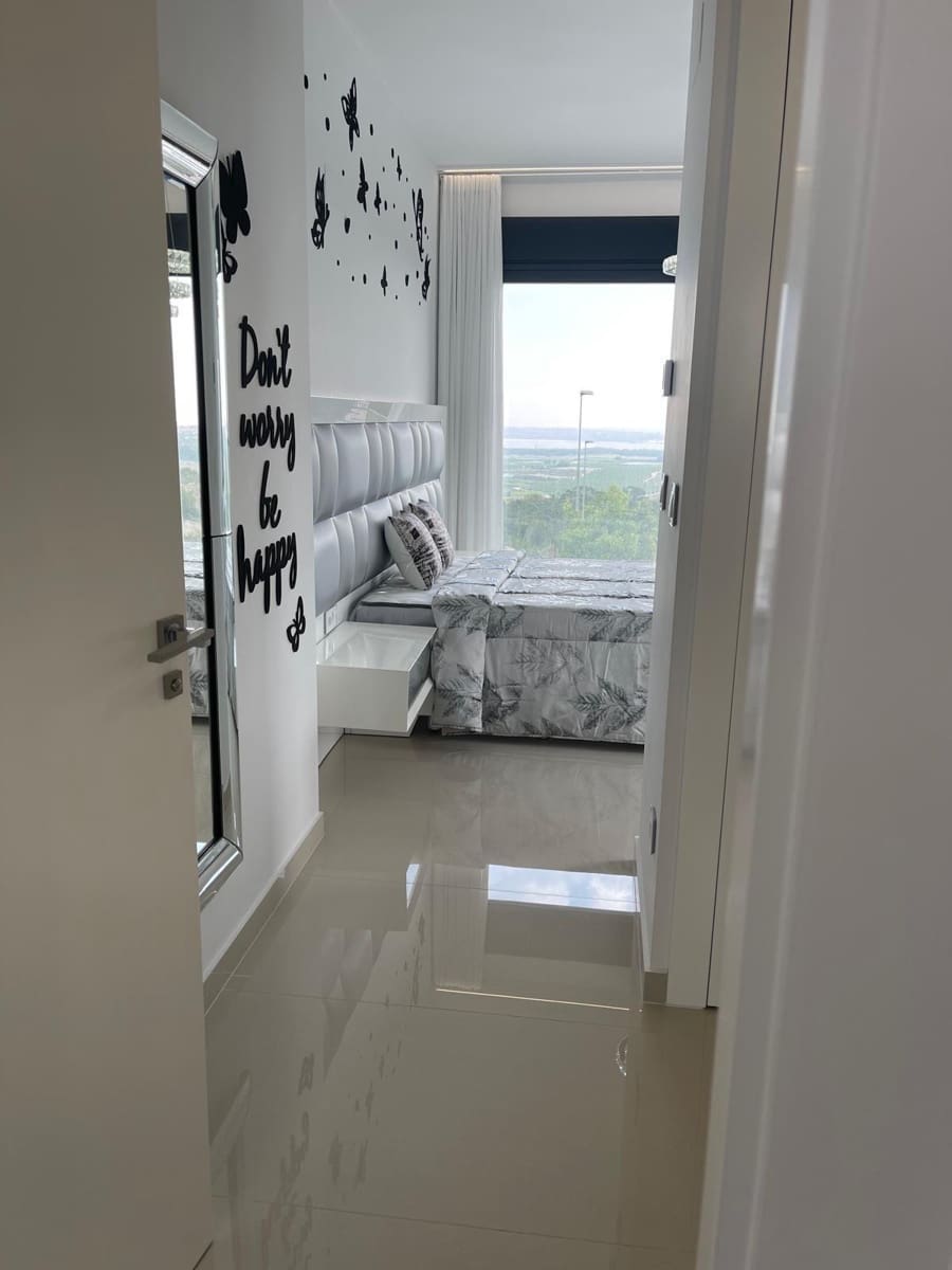 Chalet de 5 habitaciones en San Miguel de Salinas en venta con piscina - 995.000 € (Ref: 9314713)