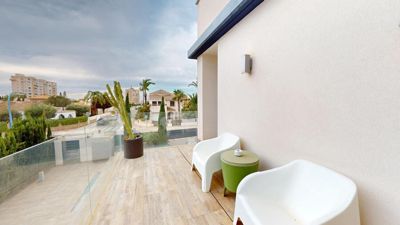 4 soveværelse Villa til salg i Playa Honda med garage - € 645.000 (Ref: 9314715)