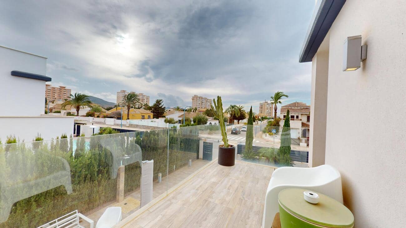 4 soveværelse Villa til salg i Playa Honda med garage - € 645.000 (Ref: 9314715)