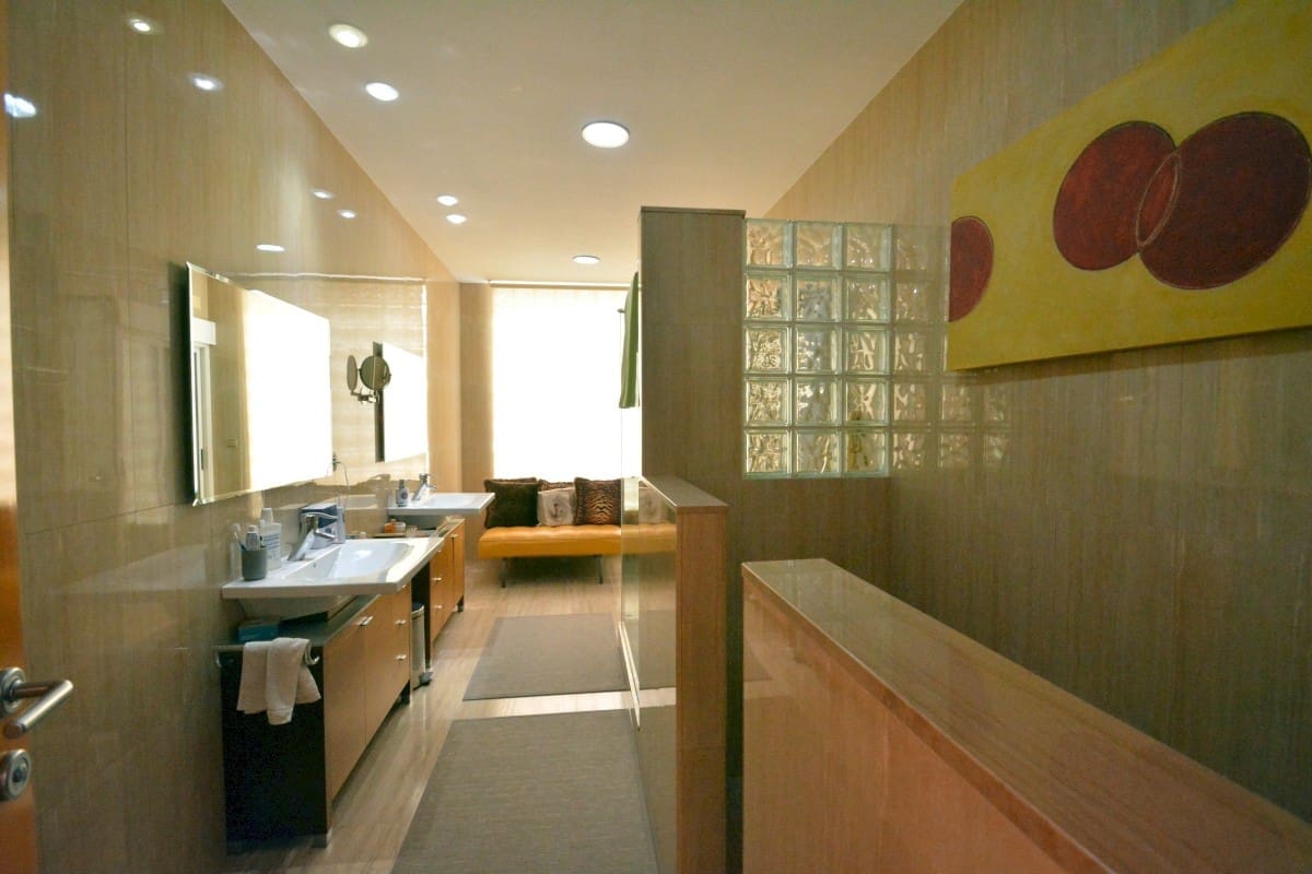 4 makuuhuone Maalaistalo myytävänä paikassa Almoradi mukana uima-altaan 
autotalli - 900 000 € (Ref: 9314724)