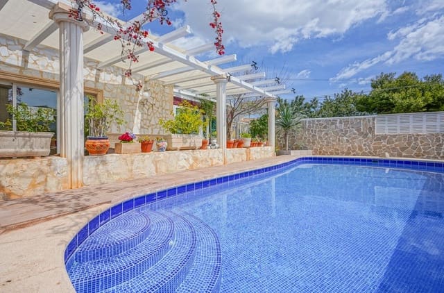 16 bedroom Commercial for sale in Canuta, Calpe / Calp with pool - € 1,050,000 (Ref: 9314730)