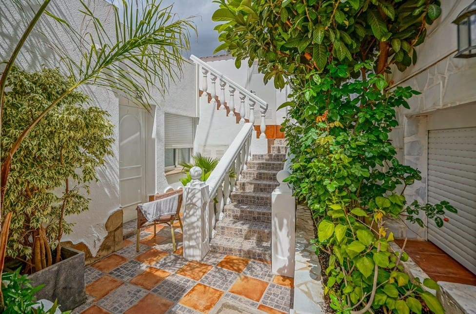 16 sypialnia Komercyjne na sprzedaż w Calpe / Calp z basenem - 1 050 000 € (Ref: 9314730)