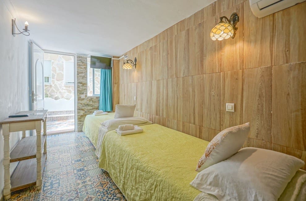 16 sypialnia Komercyjne na sprzedaż w Calpe / Calp z basenem - 1 050 000 € (Ref: 9314730)