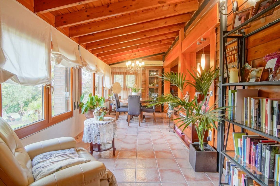 4 quarto Comercial para venda em Orba com piscina garagem - 980 000 € (Ref: 9314731)