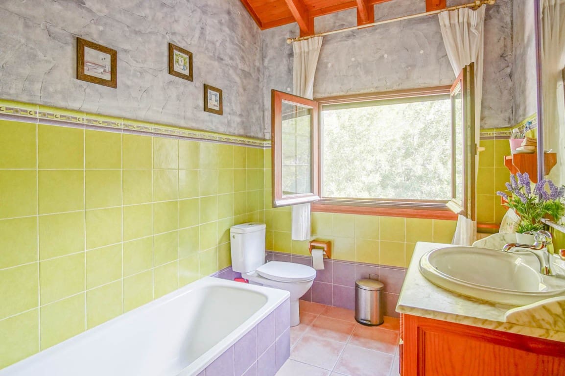 4 quarto Comercial para venda em Orba com piscina garagem - 980 000 € (Ref: 9314731)