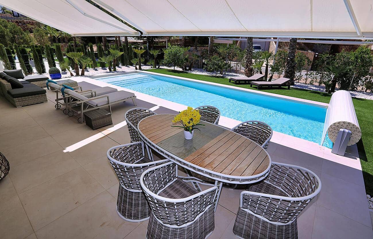 4 bedroom Villa for sale in Orihuela with pool - € 950,000 (Ref: 9314734)