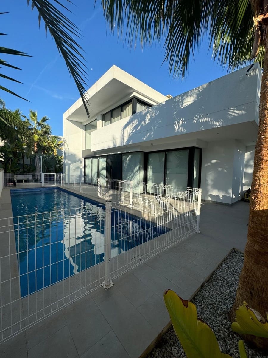 3 makuuhuone Huvila myytävänä paikassa Ciudad Quesada mukana uima-altaan - 650 000 € (Ref: 9314740)