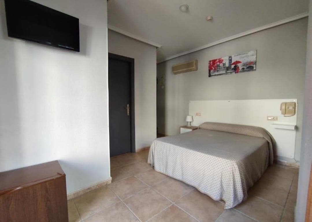 28 sypialnia Komercyjne na sprzedaż w Torrevieja - 2 150 000 € (Ref: 9314750)