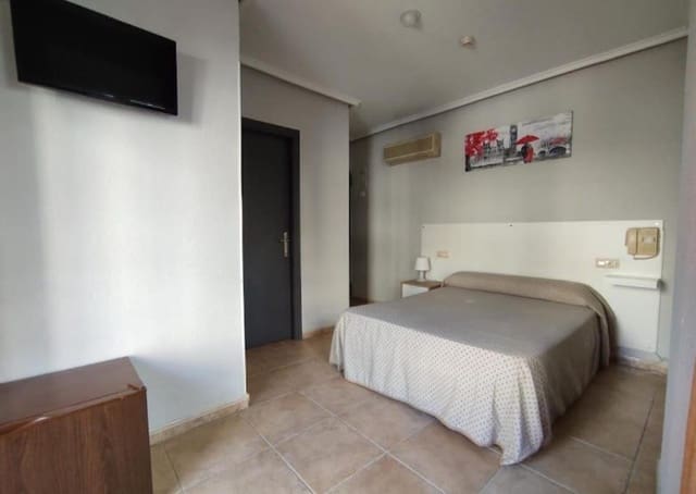 28 bedroom Commercial for sale in Centro - Muelle Pesquero, Torrevieja - € 2,150,000 (Ref: 9314750)