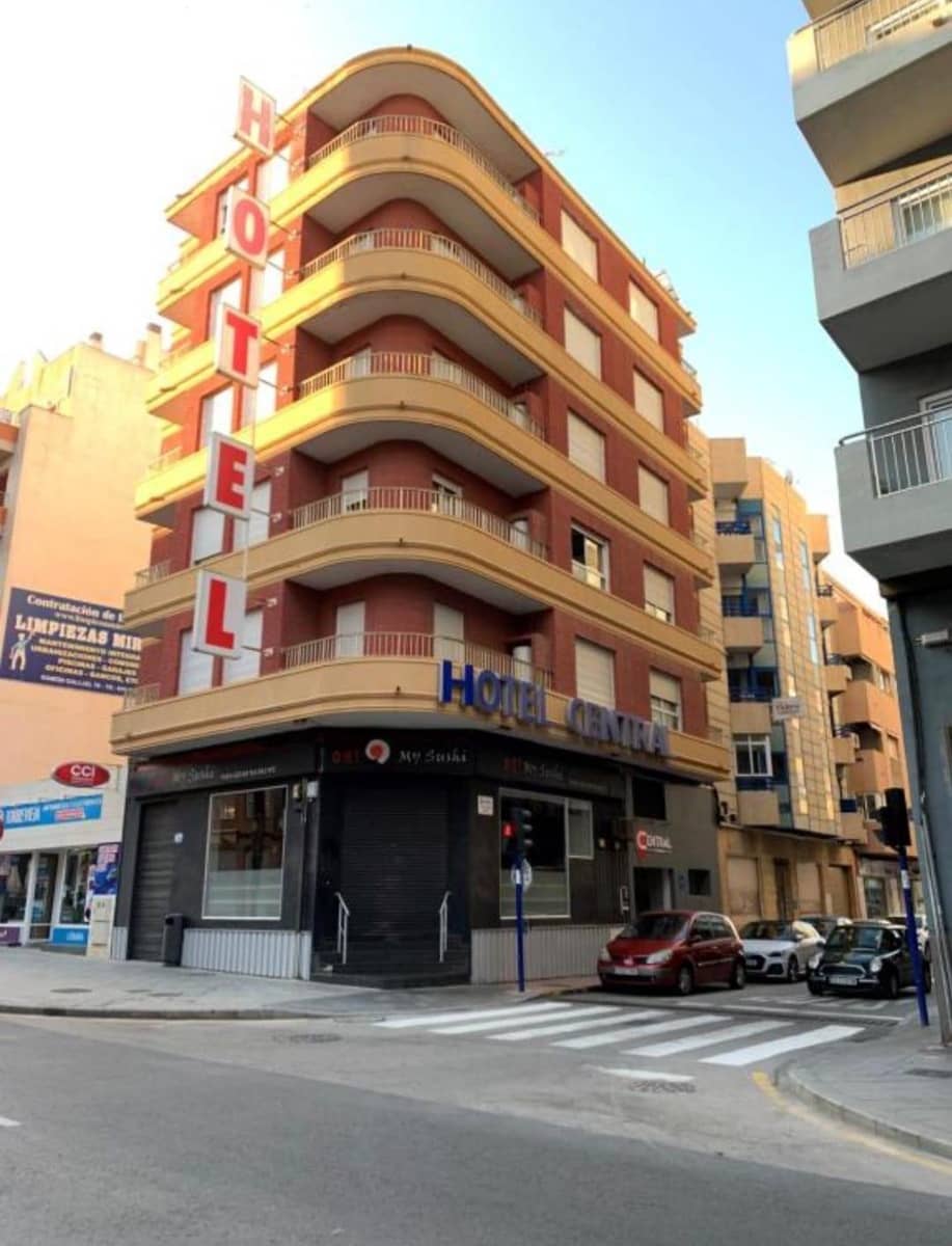 28 sypialnia Komercyjne na sprzedaż w Torrevieja - 2 150 000 € (Ref: 9314750)