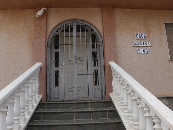 4 sypialnia Willa na sprzedaż w La Manga del Mar Menor z basenem - 700 000 € (Ref: 9314771)