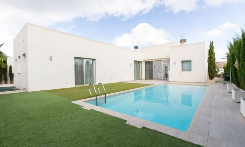 4 quarto Moradia para venda em Benijofar com piscina garagem - 539 995 € (Ref: 9314791)