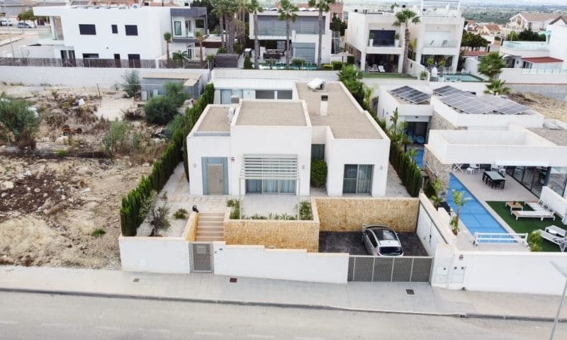 4 quarto Moradia para venda em Benijofar com piscina garagem - 539 995 € (Ref: 9314791)